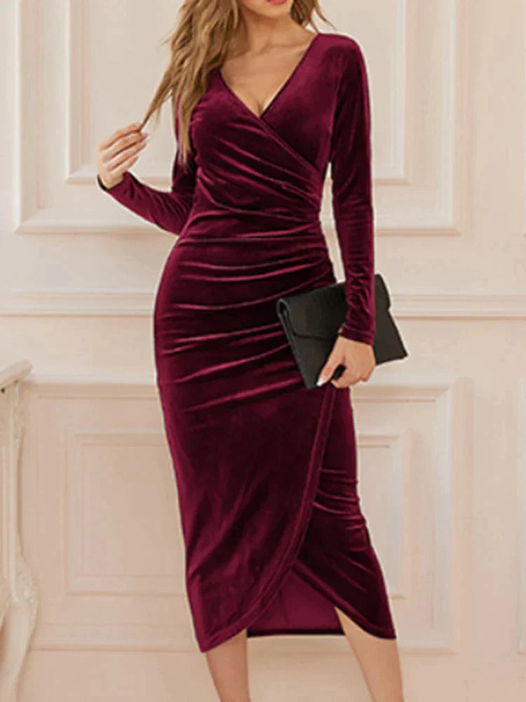 Classic Vintage Dress with a Flattering Fit