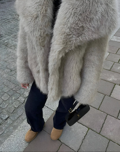 Beautifully Finished Coat in a Timeless Design