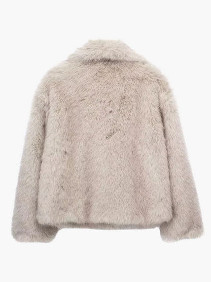 Effortlessly Elegant Jacket with a Timeless Design