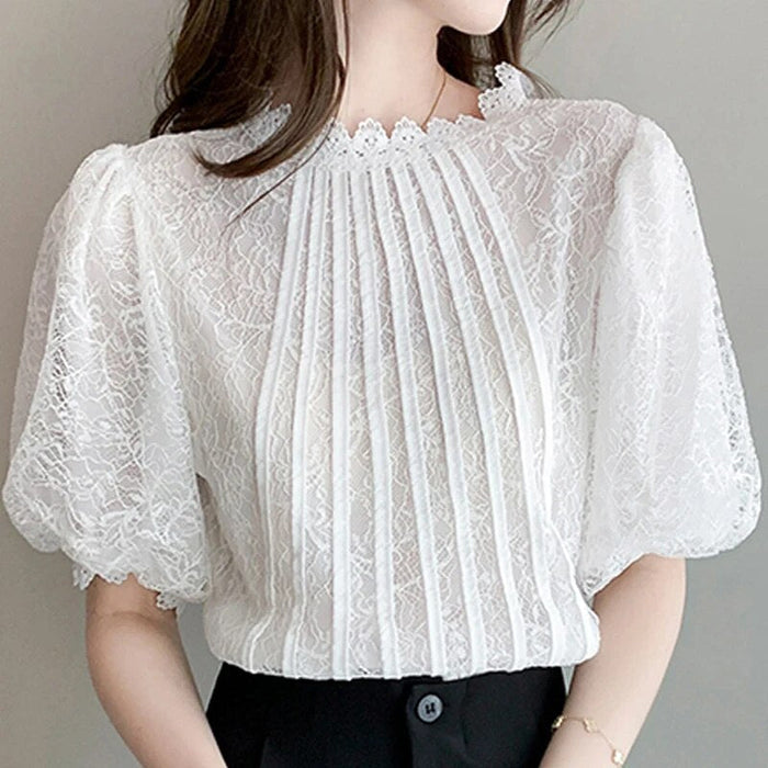 Classic Vintage Blouse with a Flattering Fit
