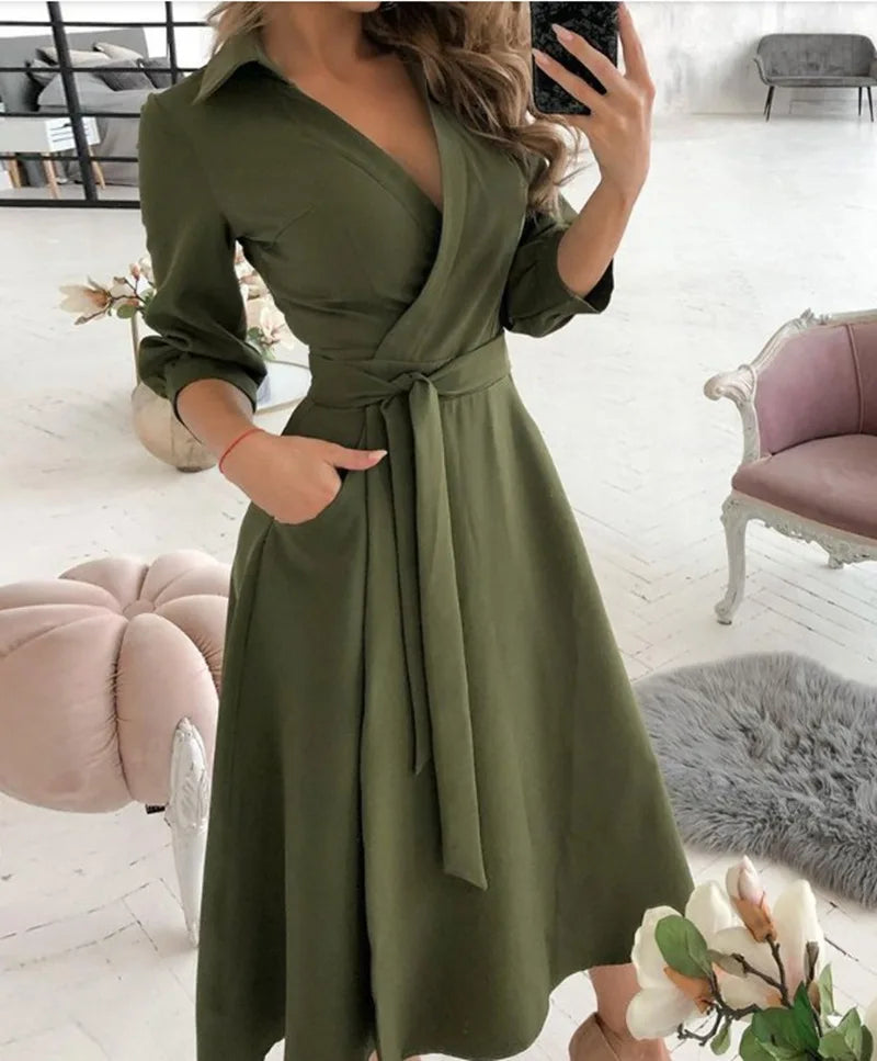 Classic Vintage Dress with a Flattering Fit