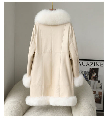 Effortlessly Elegant Coat with a Timeless Design