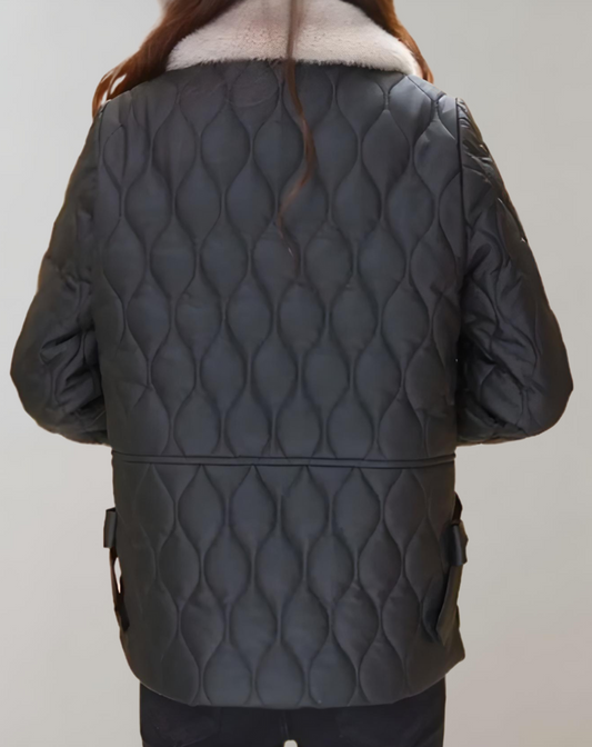 Well Tailored Coat with a Graceful Silhouette