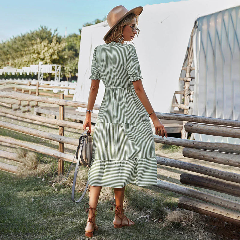 Beautifully Finished Dress in a Timeless Design