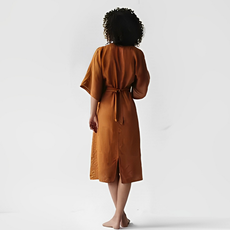 Well Tailored Dress with a Graceful Silhouette