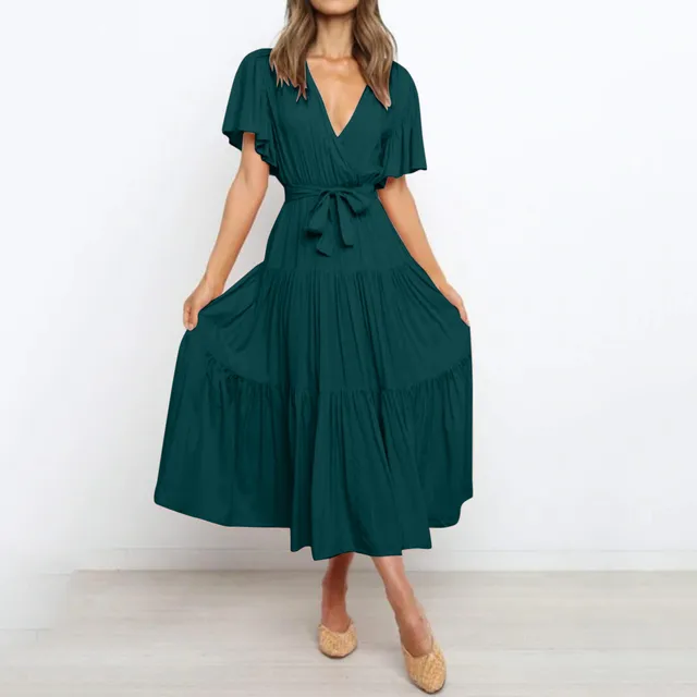 Classic Vintage Dress with a Flattering Fit