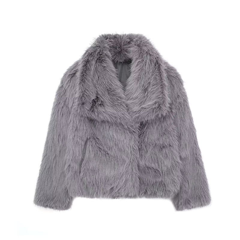 Beautifully Finished Coat in a Timeless Design