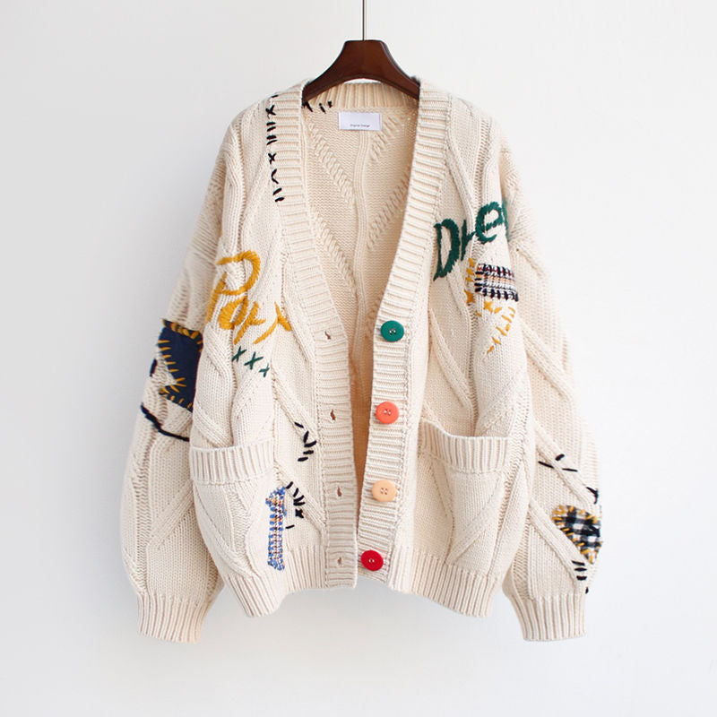 Effortlessly Elegant Sweater with a Timeless Design