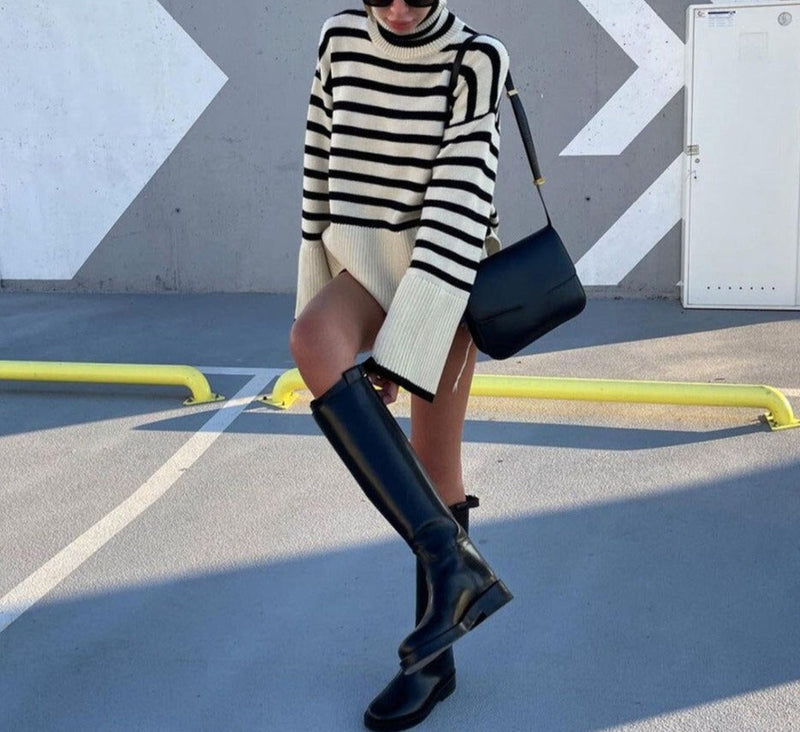 Well Tailored Sweater with a Graceful Silhouette