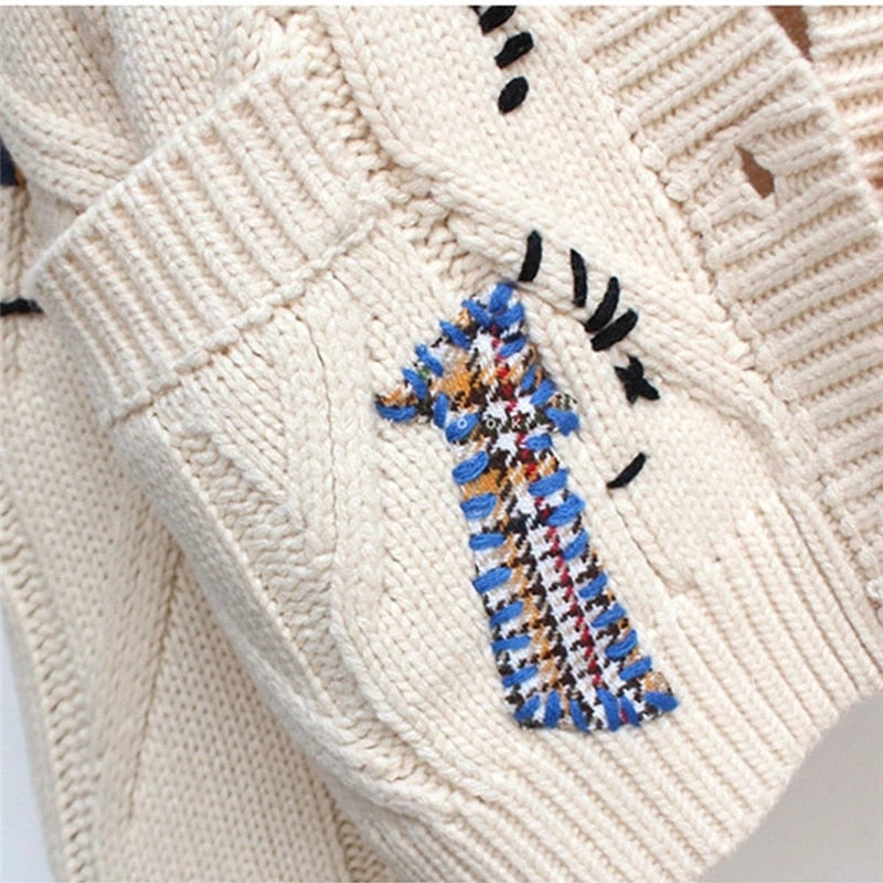 Effortlessly Elegant Sweater with a Timeless Design