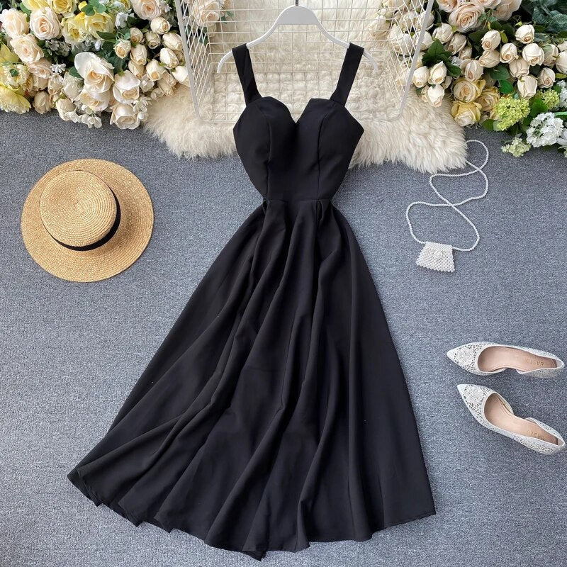 Effortlessly Elegant Dress with a Timeless Design