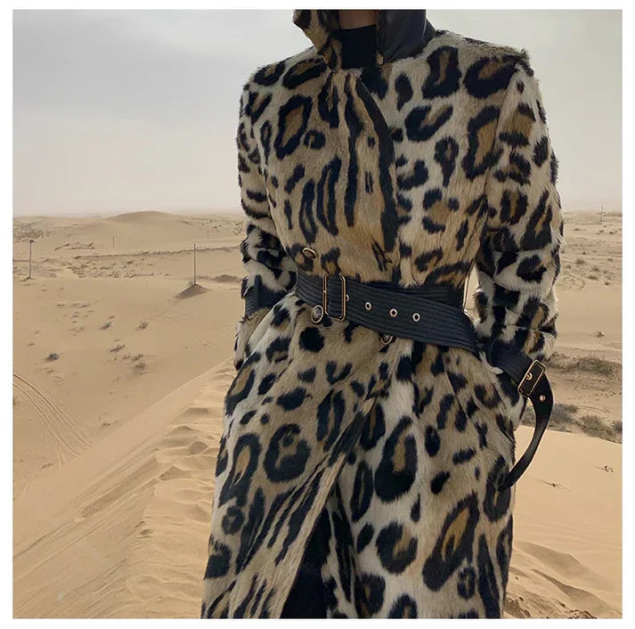 Well Tailored Coat with a Graceful Silhouette