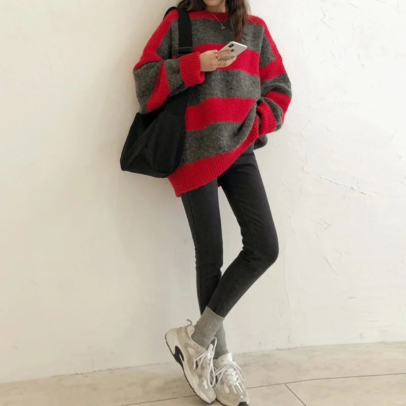 Well Tailored Sweater with a Graceful Silhouette