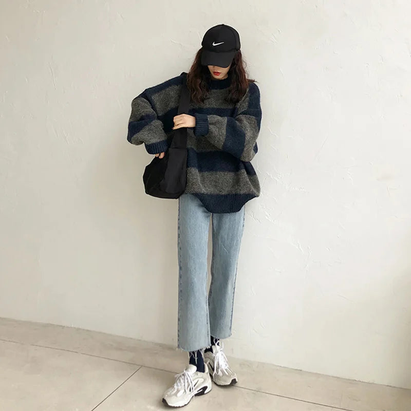 Well Tailored Sweater with a Graceful Silhouette