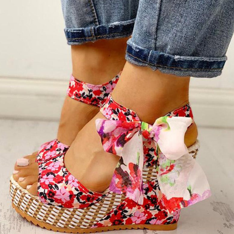 Graceful Orthopedic Sandals for Modern Look