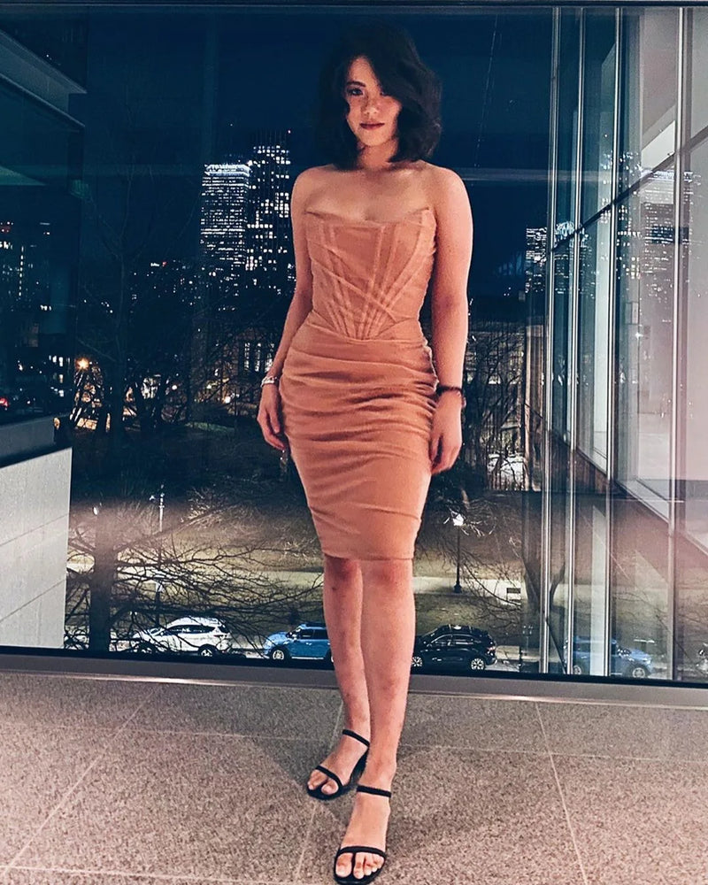 Well Tailored Dress with a Graceful Silhouette
