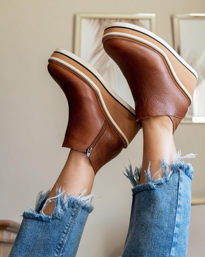 Graceful Orthopedic Boots for Modern Look