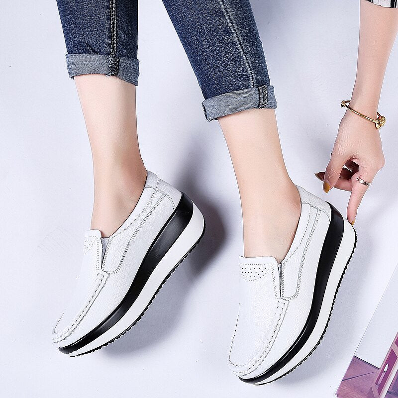 Chic Orthopedic Loafers with Unique Design