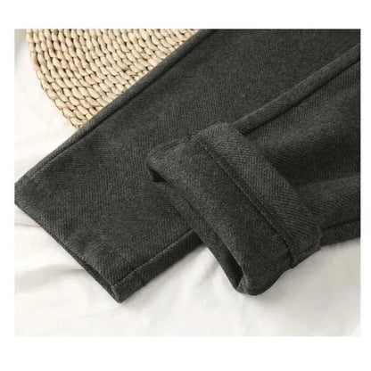 Elegantly Styled Trousers for Everyday Wear
