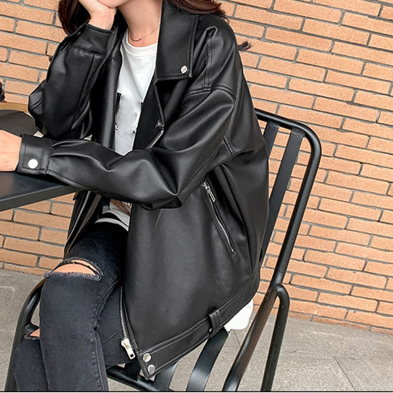 Well Tailored Jacket with a Graceful Silhouette