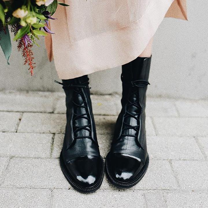 Graceful Orthopedic Shoes for Modern Look