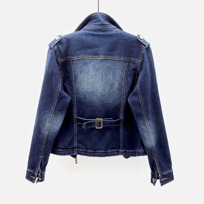 Elegantly Styled Jacket for Everyday Wear