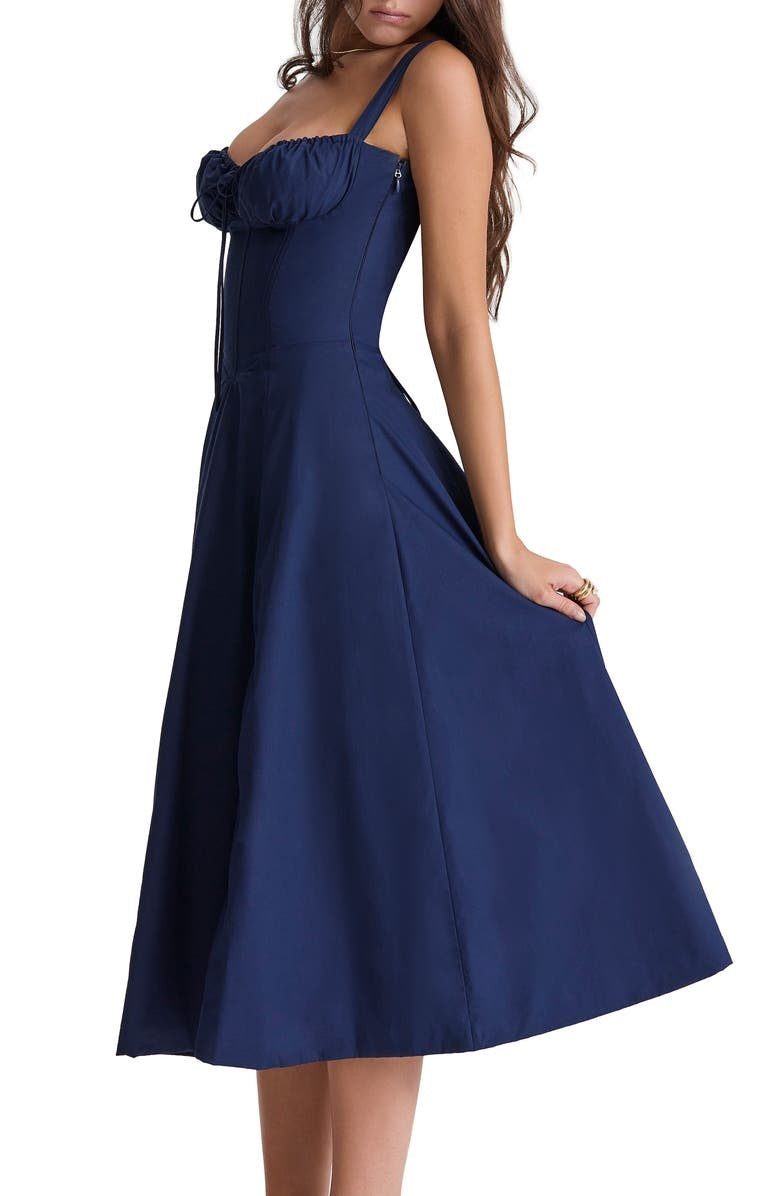Classic Vintage & Enduringly Stylish Dress