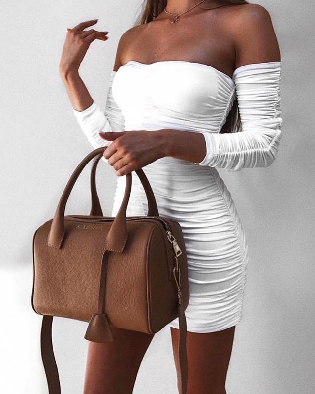 Effortlessly Elegant Dress with a Timeless Design