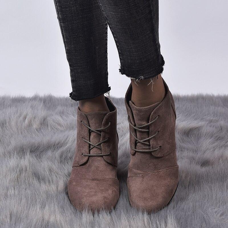 Graceful Orthopedic Shoes for Modern Look