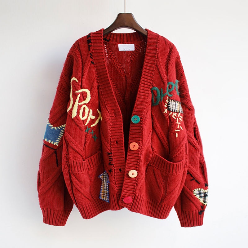 Effortlessly Elegant Sweater with a Timeless Design