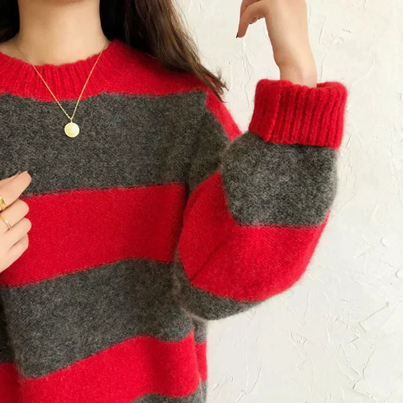 Well Tailored Sweater with a Graceful Silhouette