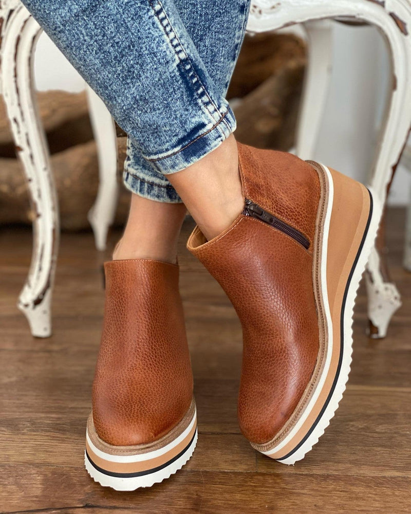 Graceful Orthopedic Boots for Modern Look