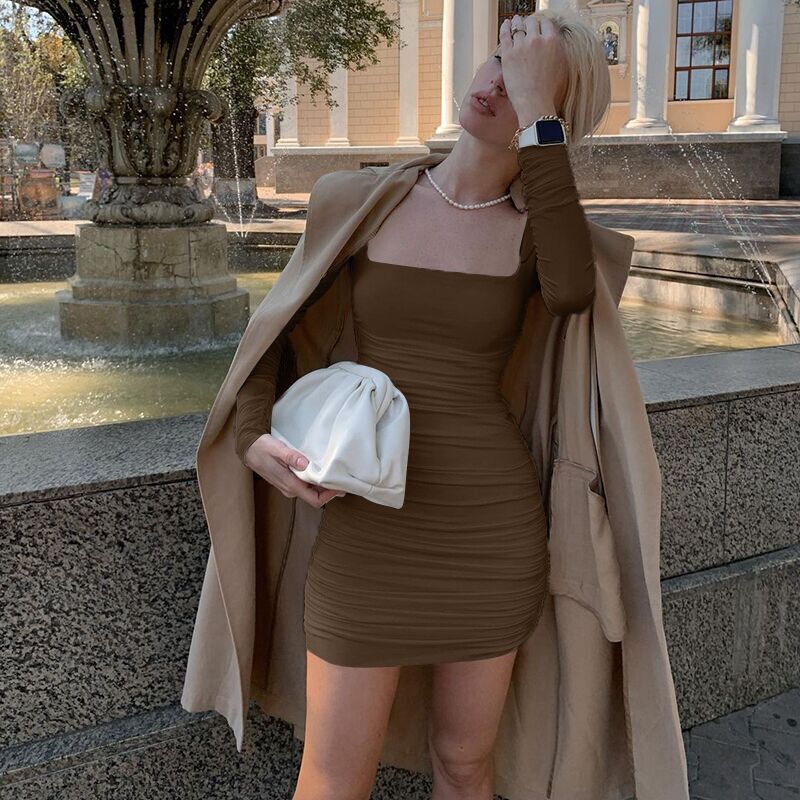 Well Tailored Dress with a Graceful Silhouette