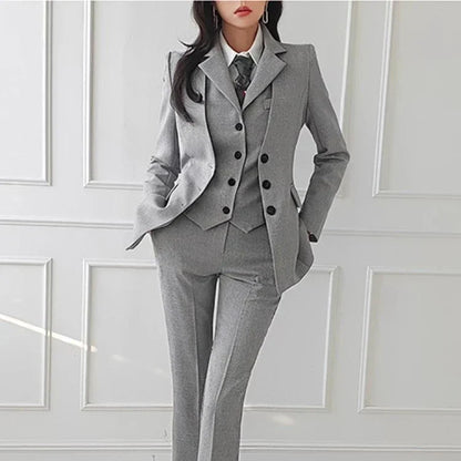 Classic Vintage Trousers with a Flattering Fit