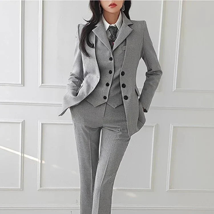 Classic Vintage Trousers with a Flattering Fit