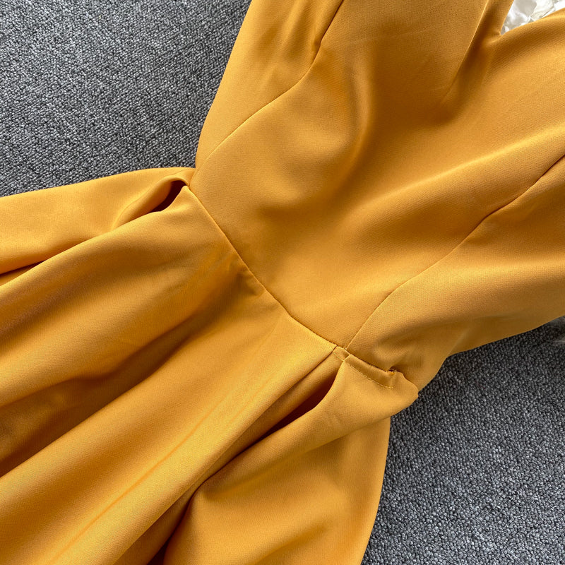 Effortlessly Elegant Dress with a Timeless Design