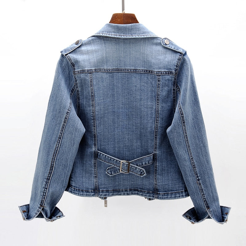 Elegantly Styled Jacket for Everyday Wear