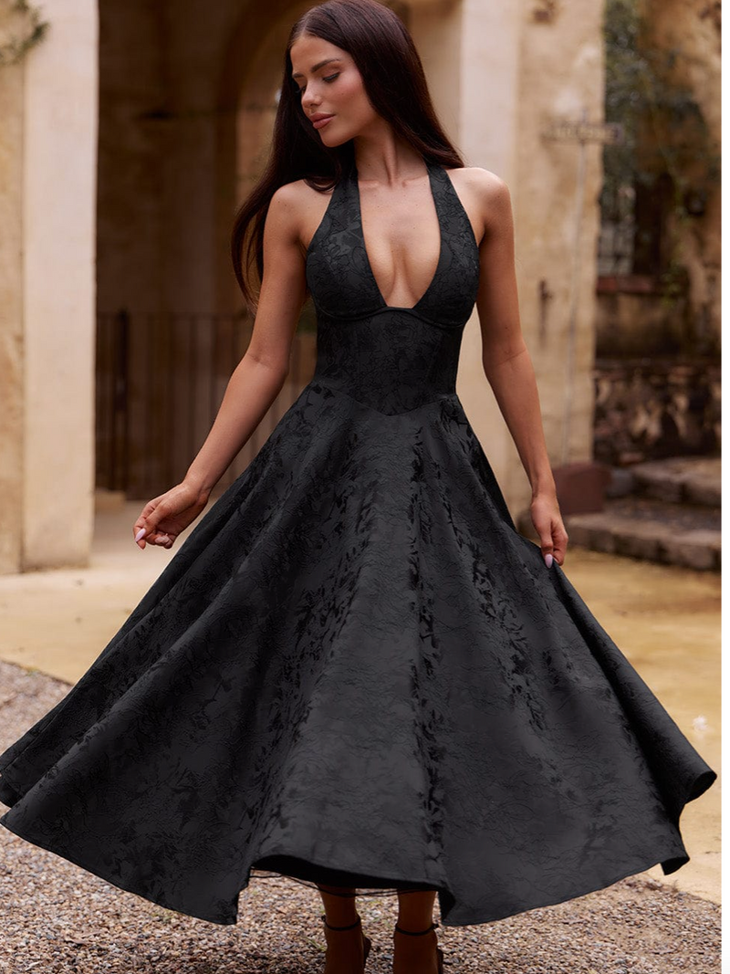 Beautifully Crafted Dress in a Classic Style
