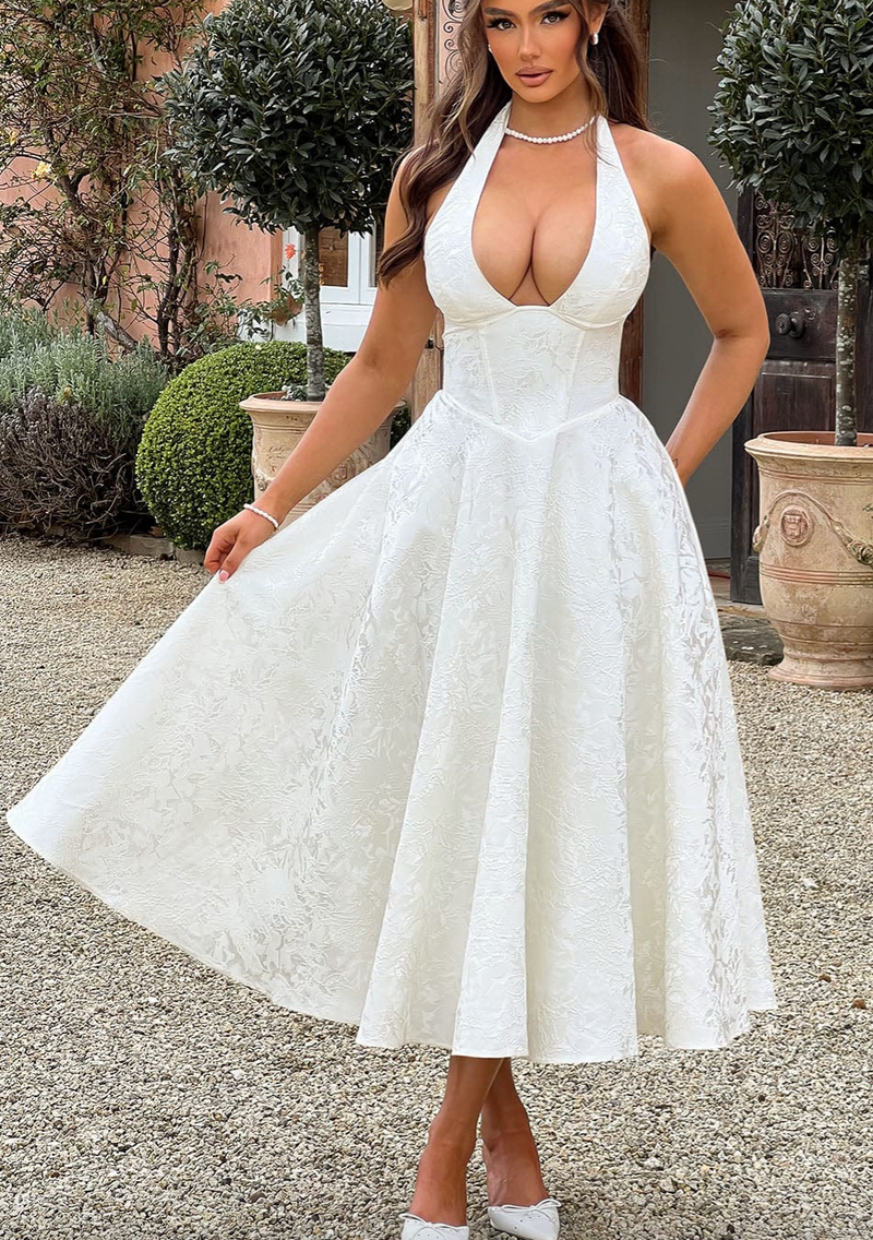 Beautifully Crafted Dress in a Classic Style