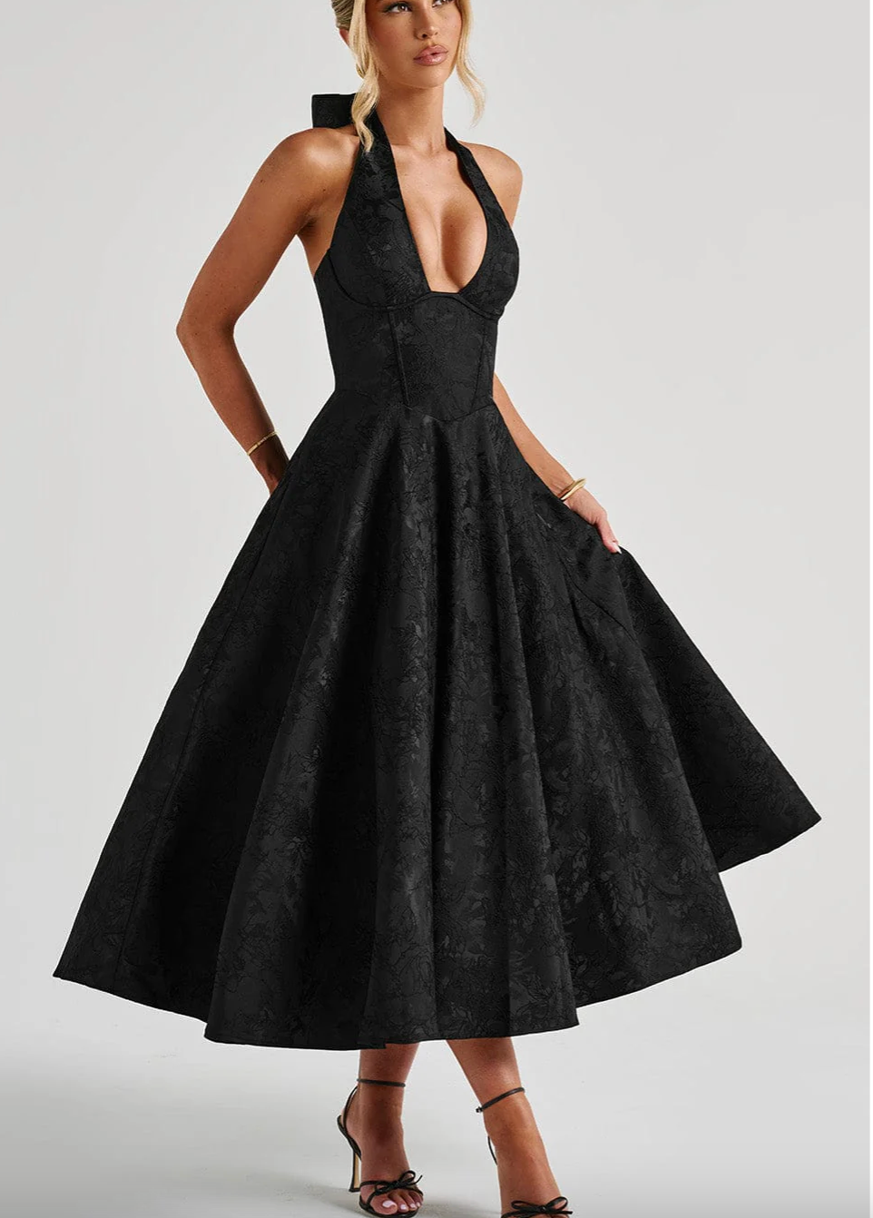 Beautifully Crafted Dress in a Classic Style