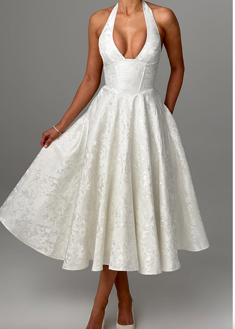 Beautifully Crafted Dress in a Classic Style