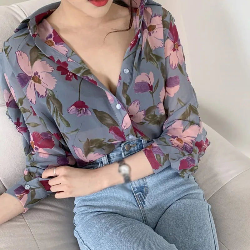 Classic Vintage & Enduringly Stylish Blouse