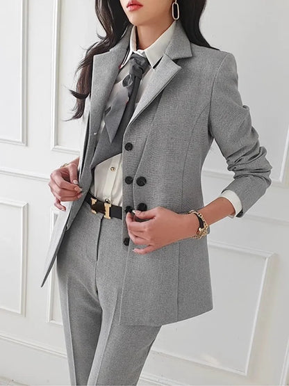 Classic Vintage Trousers with a Flattering Fit