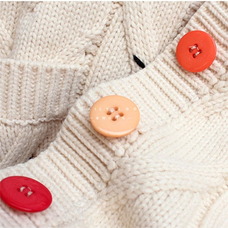 Effortlessly Elegant Sweater with a Timeless Design