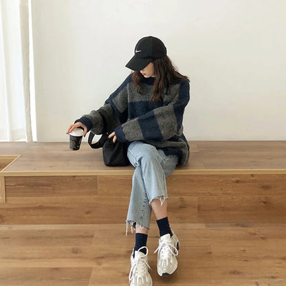 Well Tailored Sweater with a Graceful Silhouette