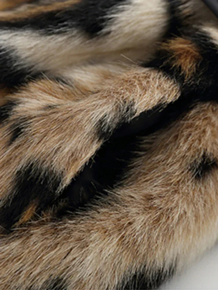 Well Tailored Coat with a Graceful Silhouette