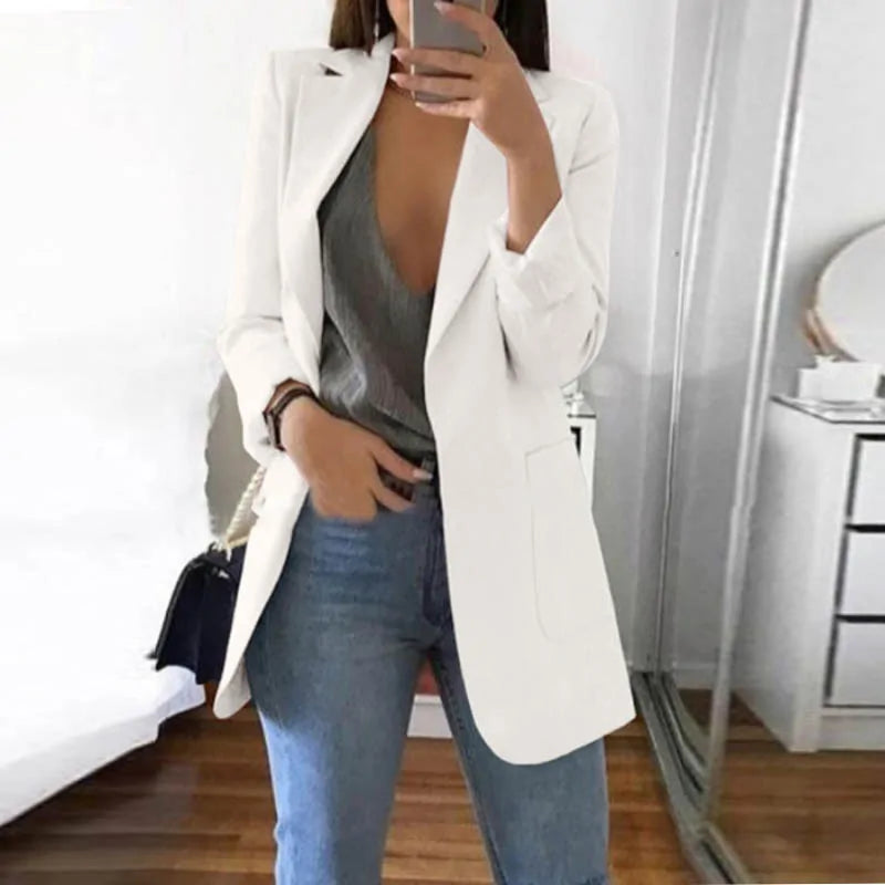 Effortlessly Elegant Jacket with a Timeless Design