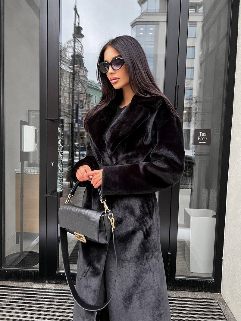 Classic Vintage & Enduringly Stylish Coat