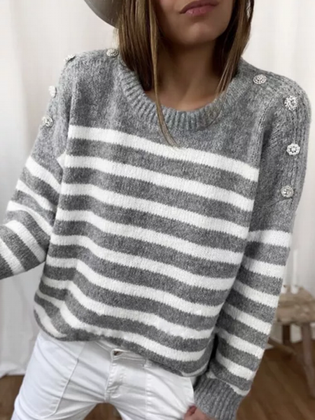 Effortlessly Elegant Sweater with a Timeless Design