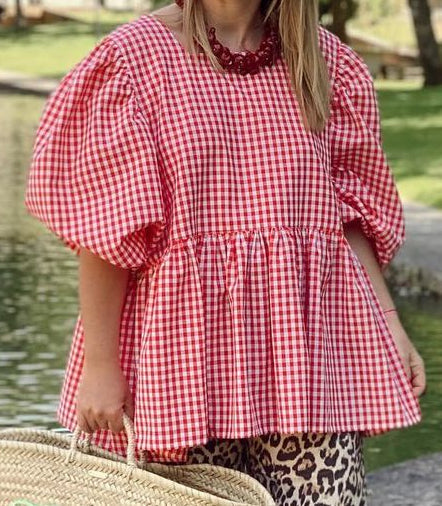 Beautifully Crafted Blouse in a Classic Style